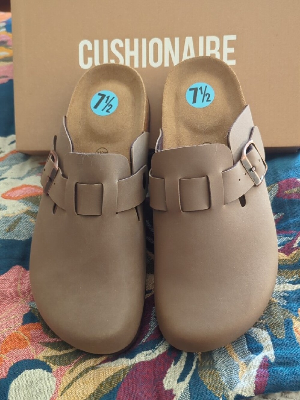 CUSHIONAIRE Taupe Slip-On Clogs